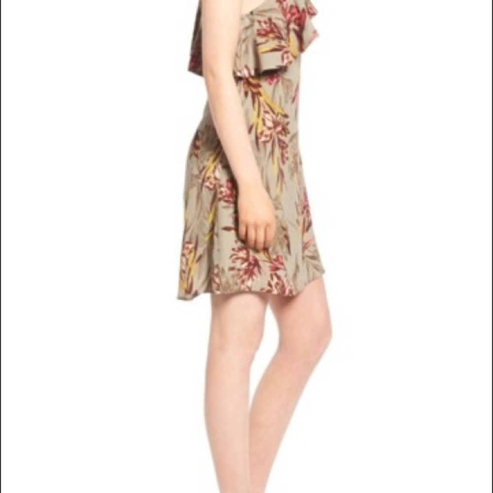 ASTR Dress Floral Small One Shoulder Green Ruffle - Picture 8 of 8